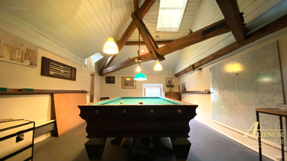 Maison à BOURDEILLES