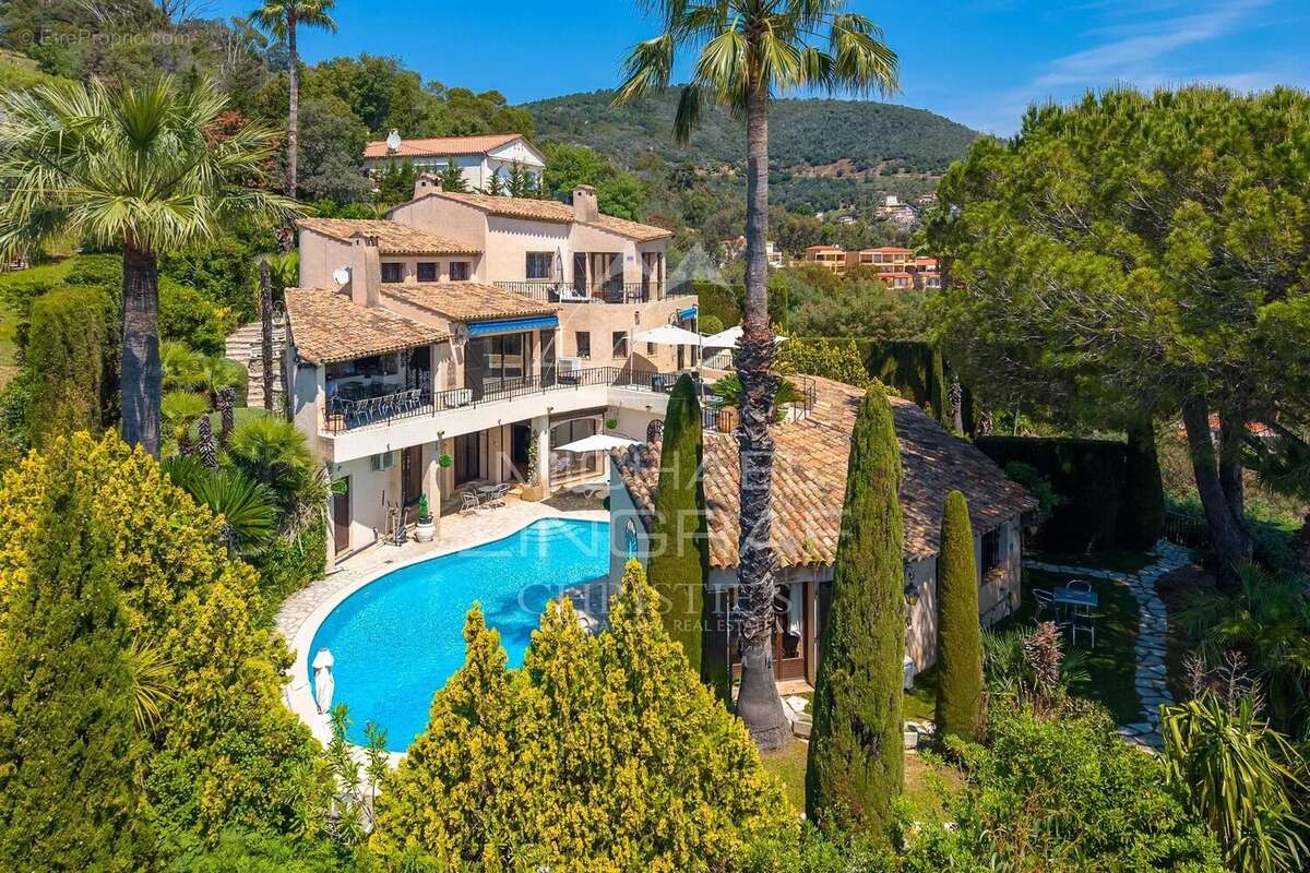 Maison à MANDELIEU-LA-NAPOULE