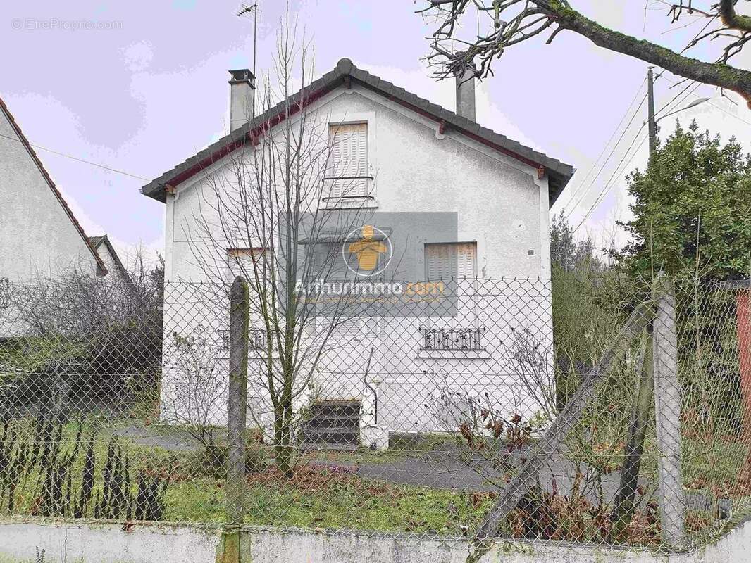 Maison à GOUSSAINVILLE