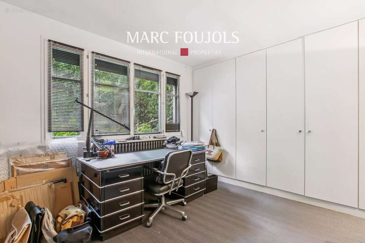Appartement à NEUILLY-SUR-SEINE