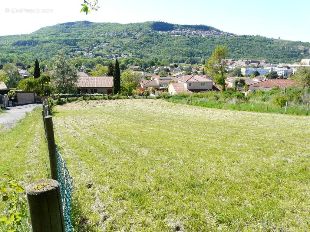 Terrain à VIC-LE-COMTE