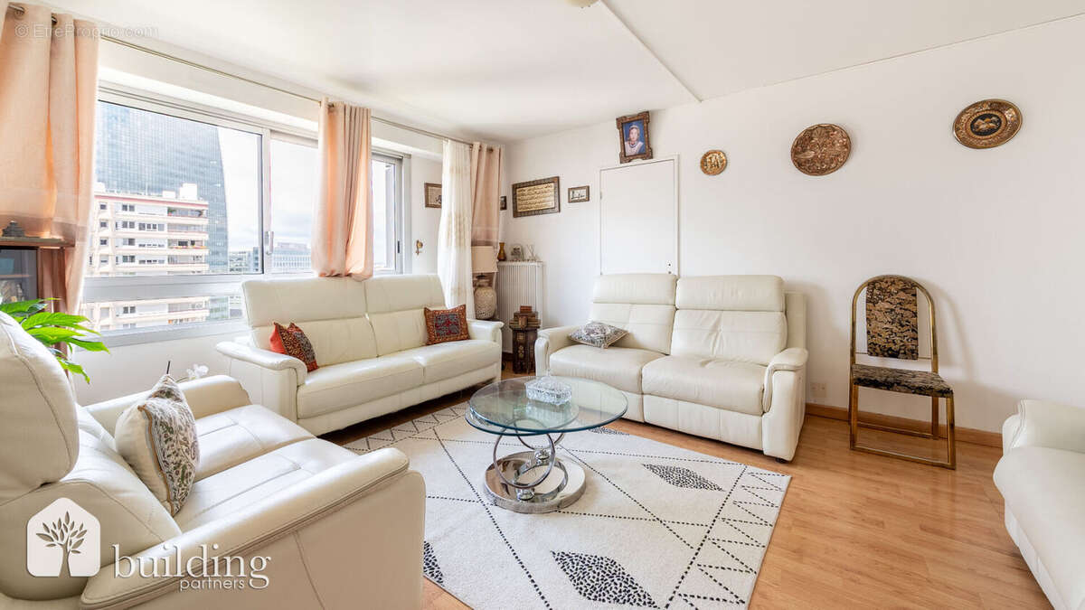 Appartement à COURBEVOIE