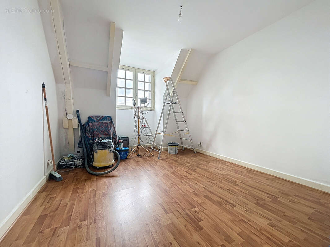 Maison à SAINT-PANTALEON-DE-LARCHE