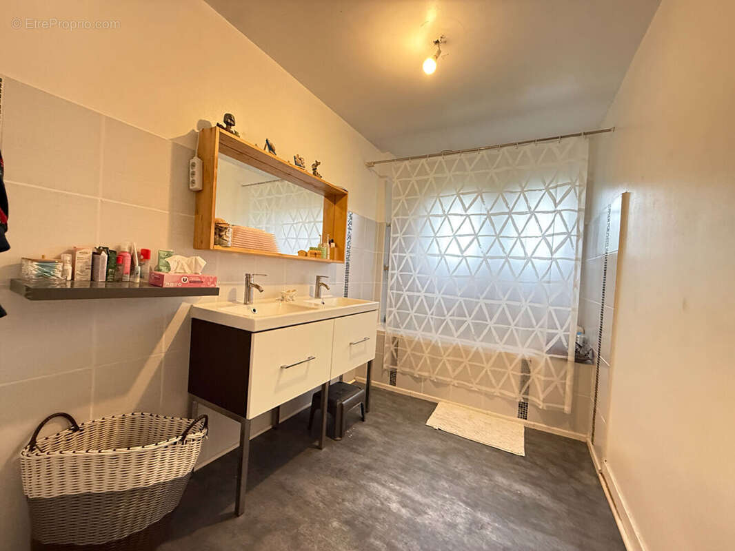 Maison à LONS-LE-SAUNIER