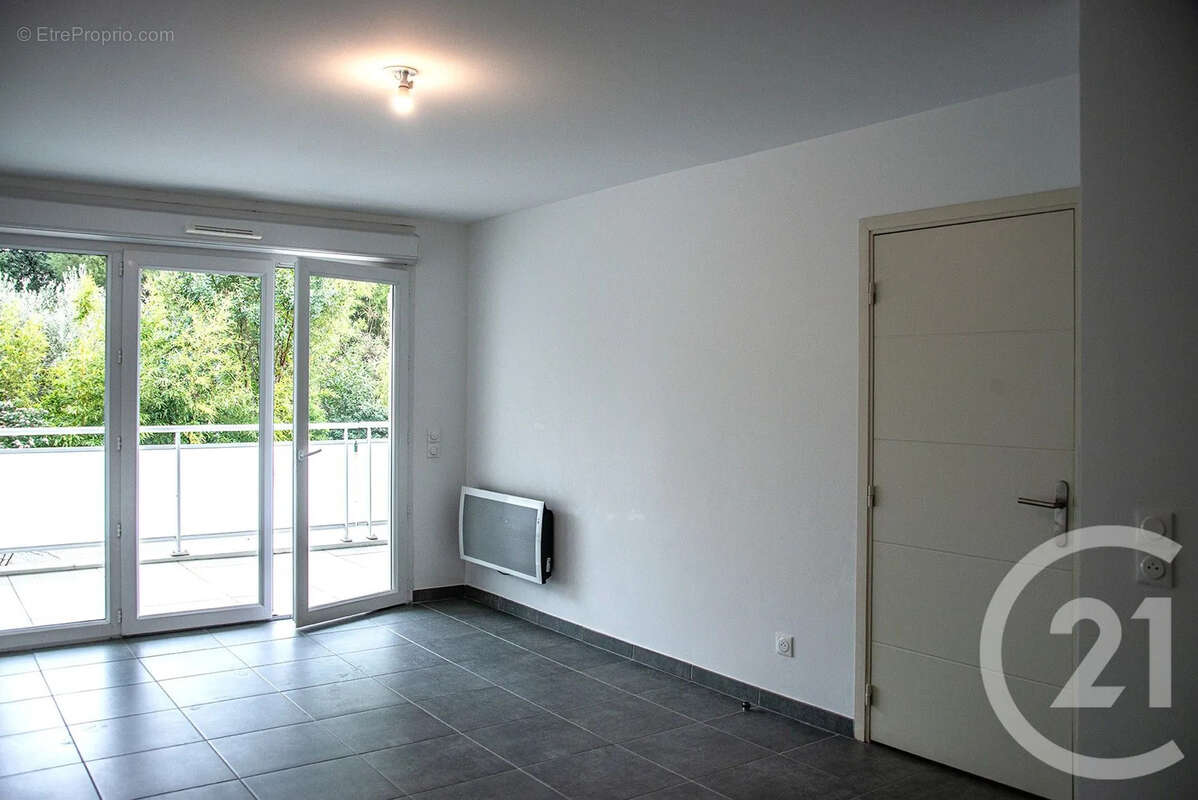 Appartement à MARSEILLE-4E