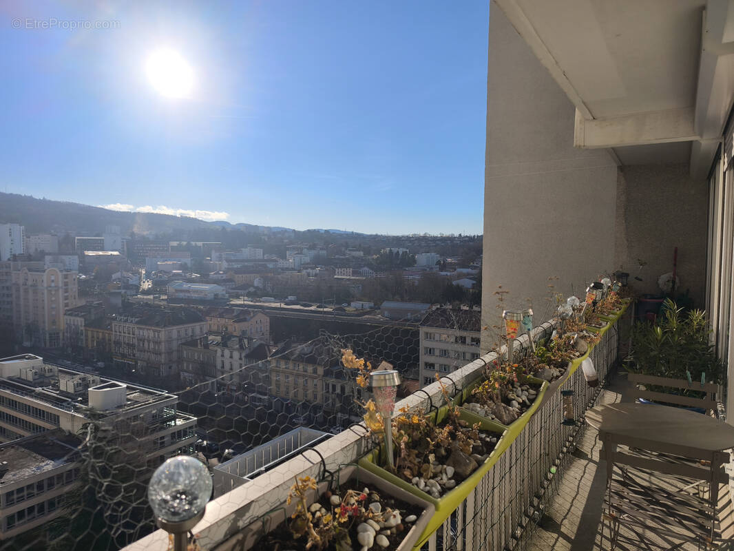Appartement à SAINT-ETIENNE