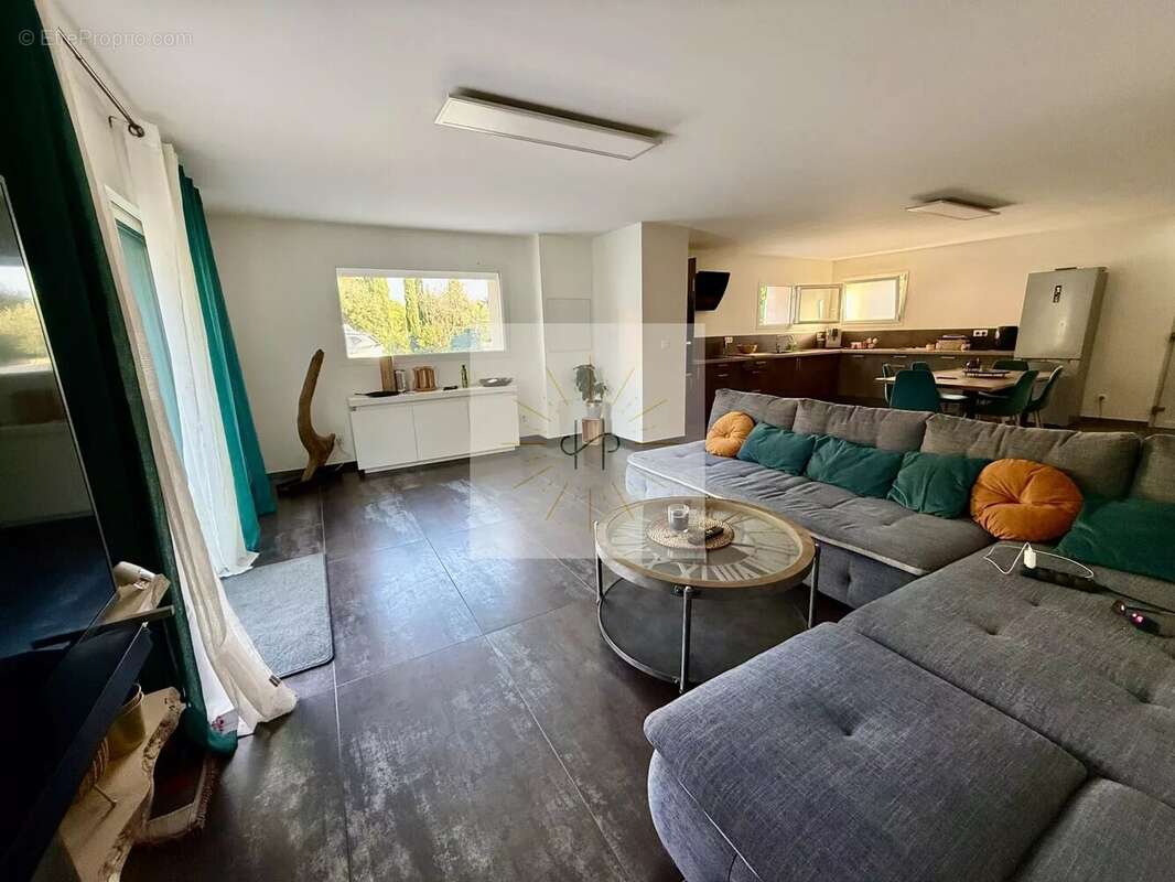 Maison à MONTELIMAR