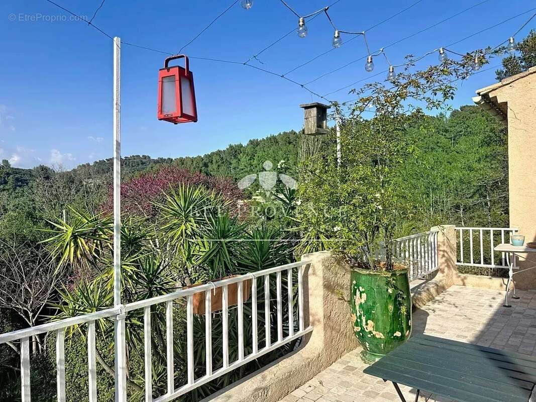 Maison à SOLLIES-TOUCAS