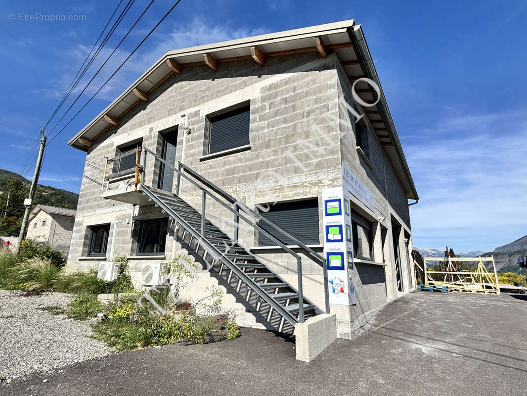 Commerce à THEUS