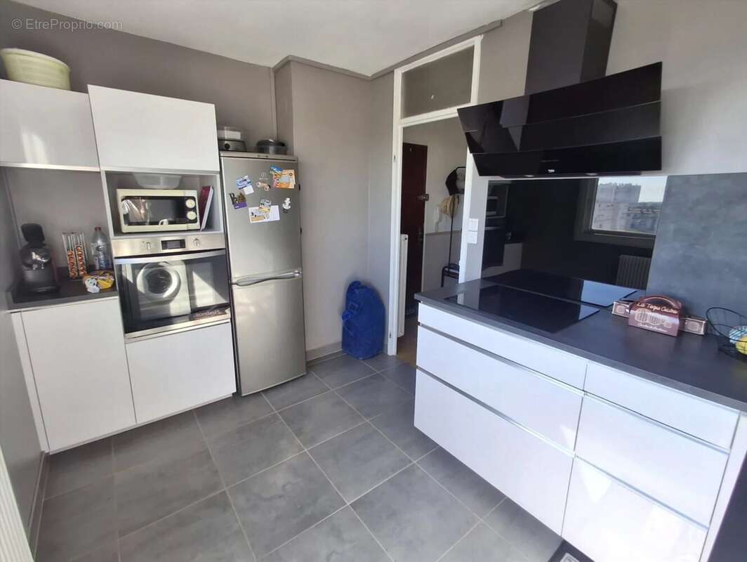 Bel appartement 3 pièces avec balcon, cave et stationnement - photo 6