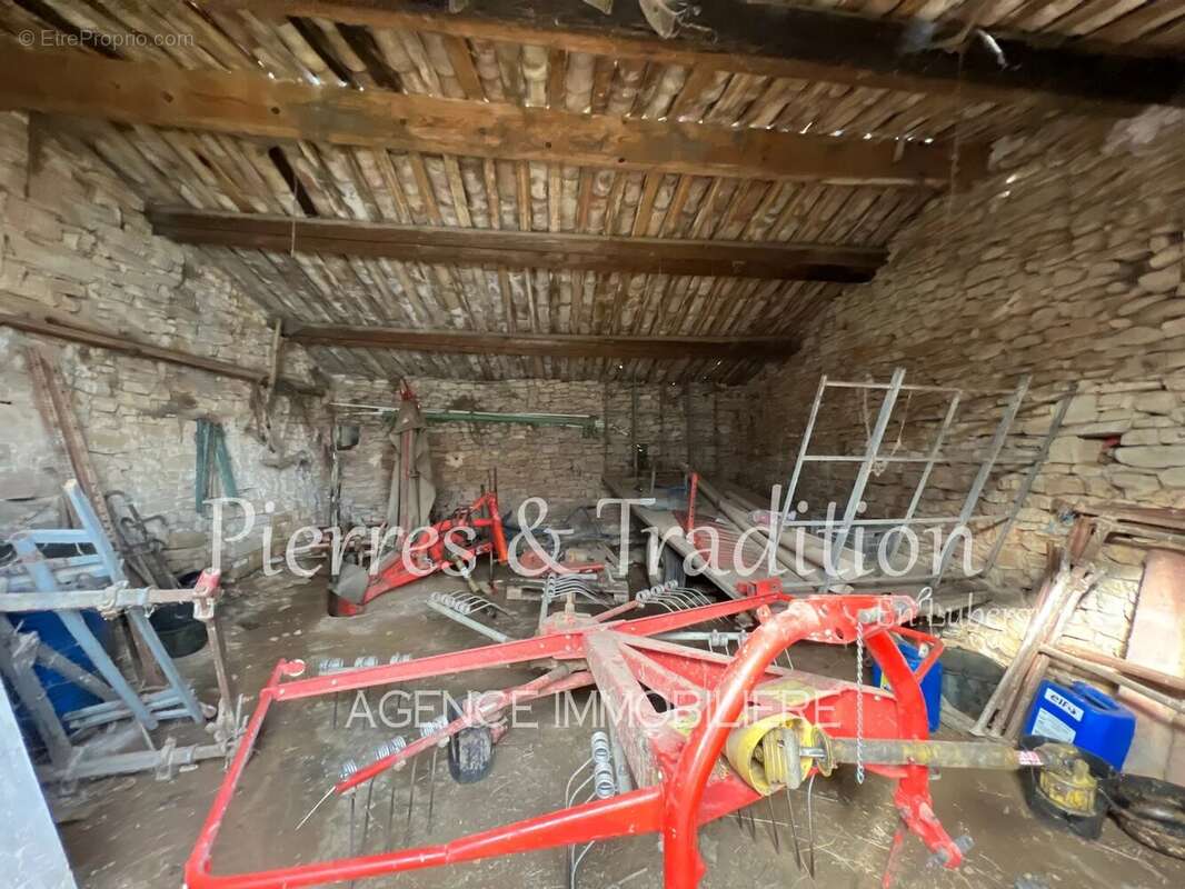 Terrain à SAINT-MARTIN-DE-CASTILLON