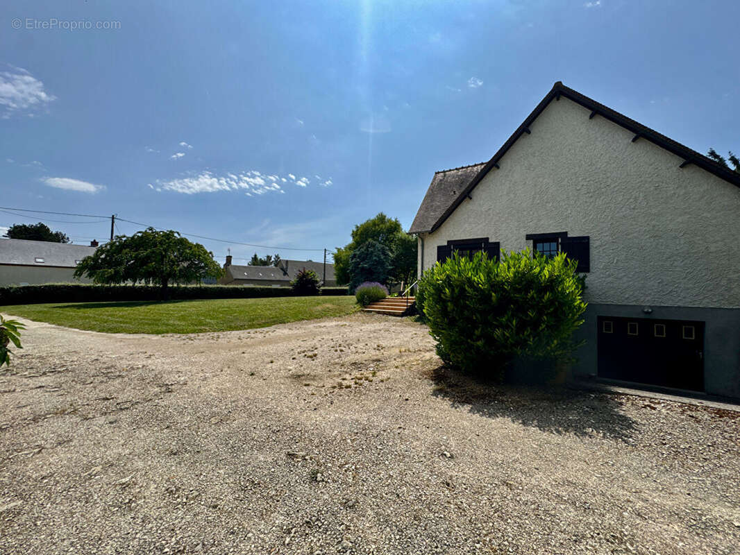 Maison à CROTTES-EN-PITHIVERAIS