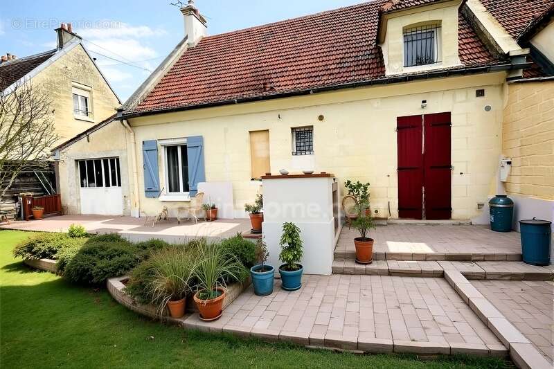 Maison à SAINT-LEU-D'ESSERENT
