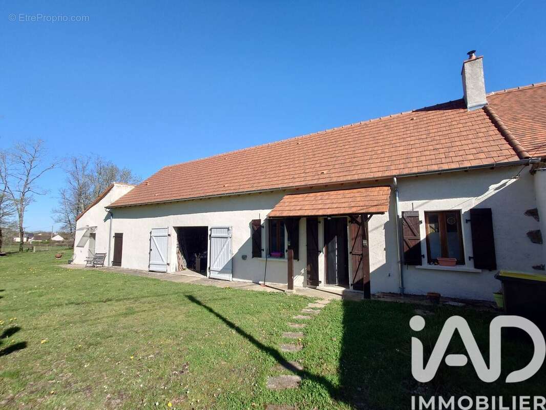 Maison 69 m² à Brigueil-Le-Chantre  - photo 5