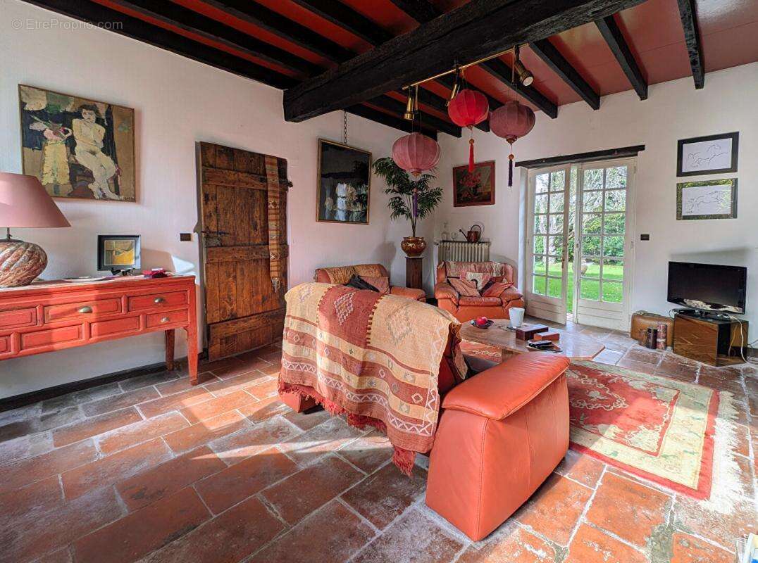 Demeure de caractère avec dépendance et garage sur terrain de 1100 m² - photo 6