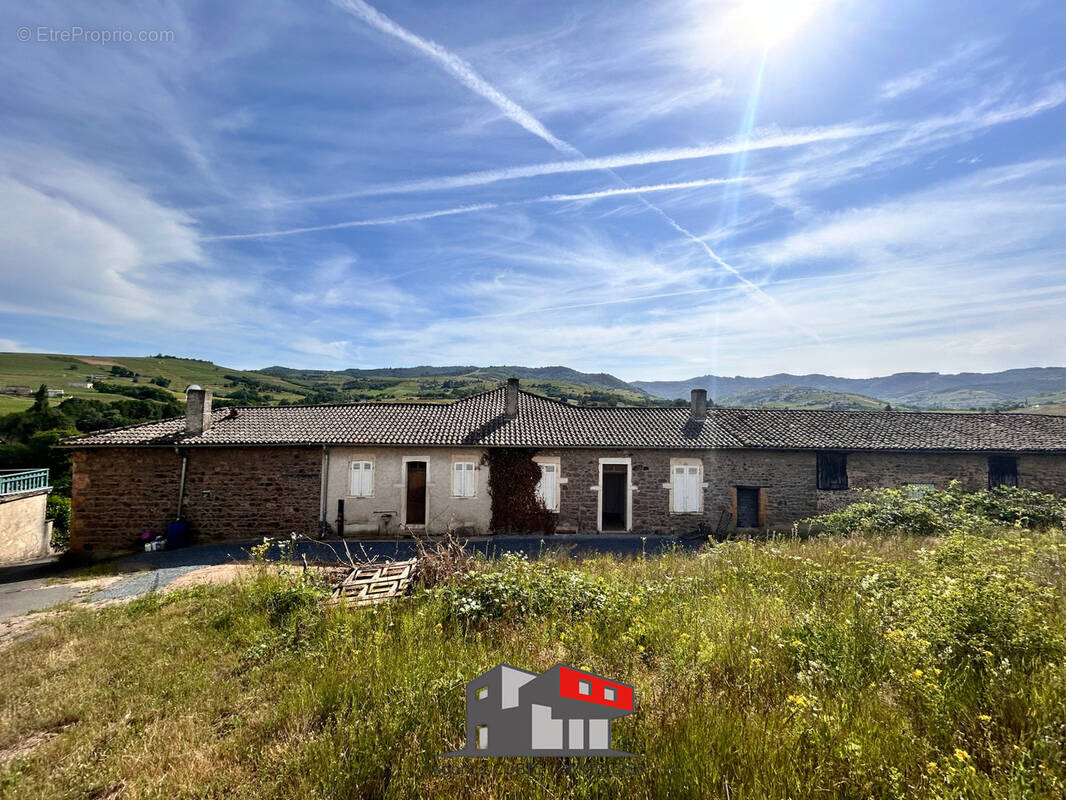 Maison à LE PERREON