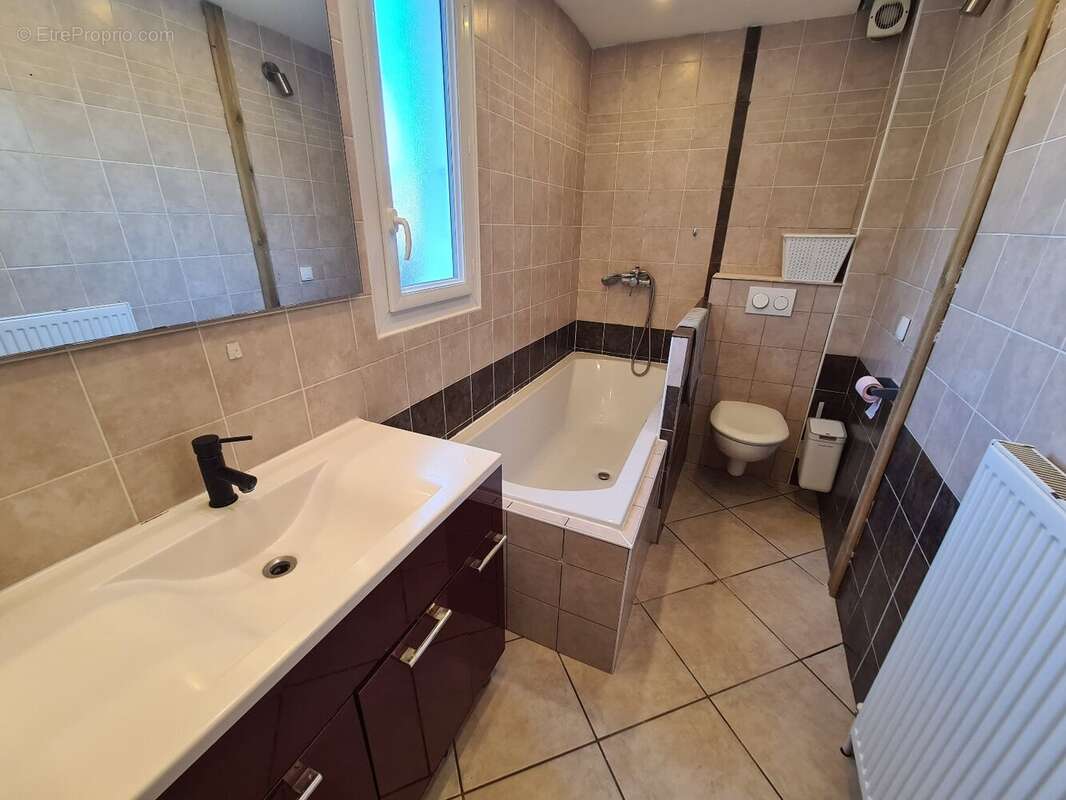 Maison 83 m² à Notre-Dame-Des-Millieres  - photo 9