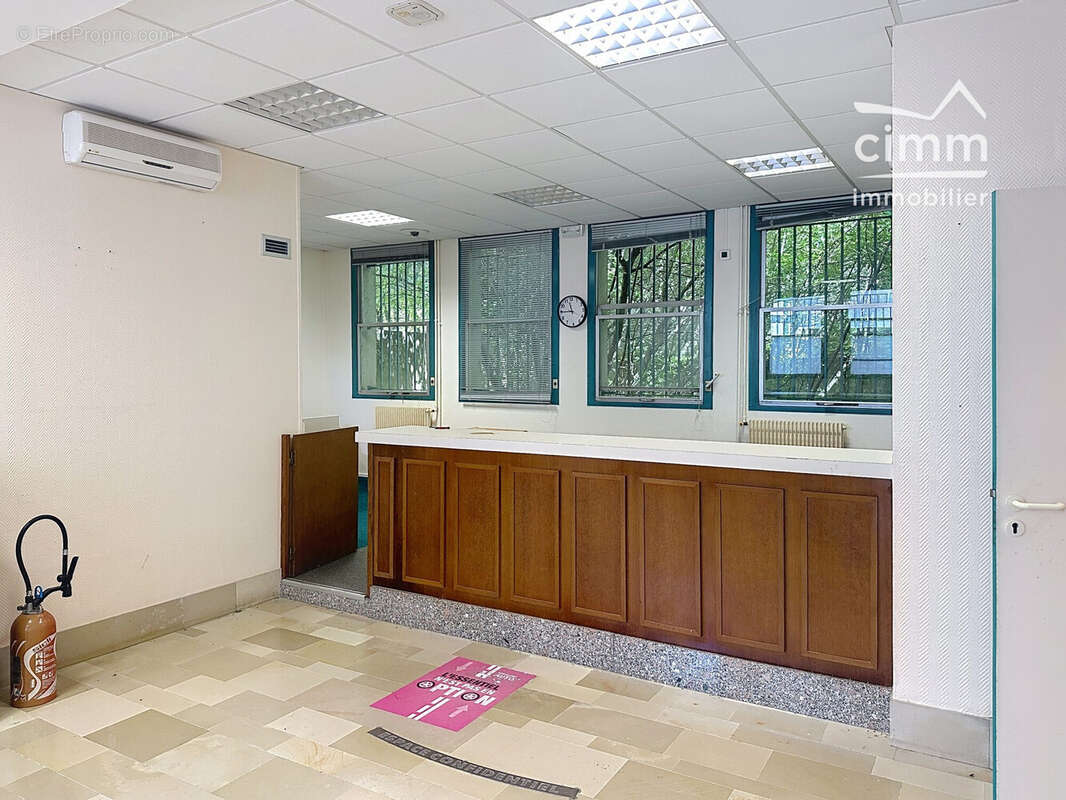 Commerce 79 m² à Ladon  - photo 3