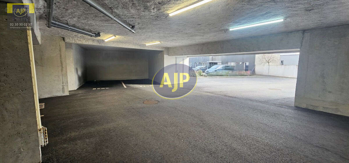 Parking à SAINT-GILLES-CROIX-DE-VIE