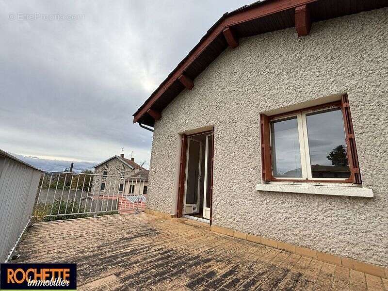 Maison à SAINT-JUST-LA-PENDUE