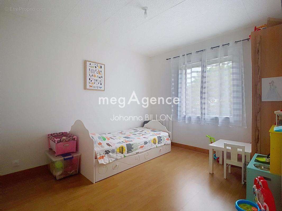 Maison familiale de 139 m² au calme, avec vie semi plain-pied et sous-sol !! - photo 6