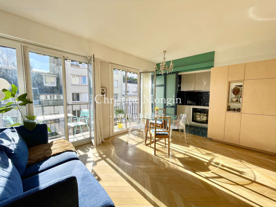 Appartement à NEUILLY-SUR-SEINE