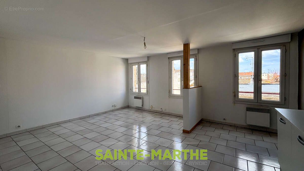 Niort centre, appartement type 2. - photo 2