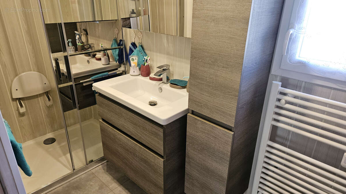 Maison de 130 m2 + dépendances sur un terrain de 650 m2 ! - photo 16
