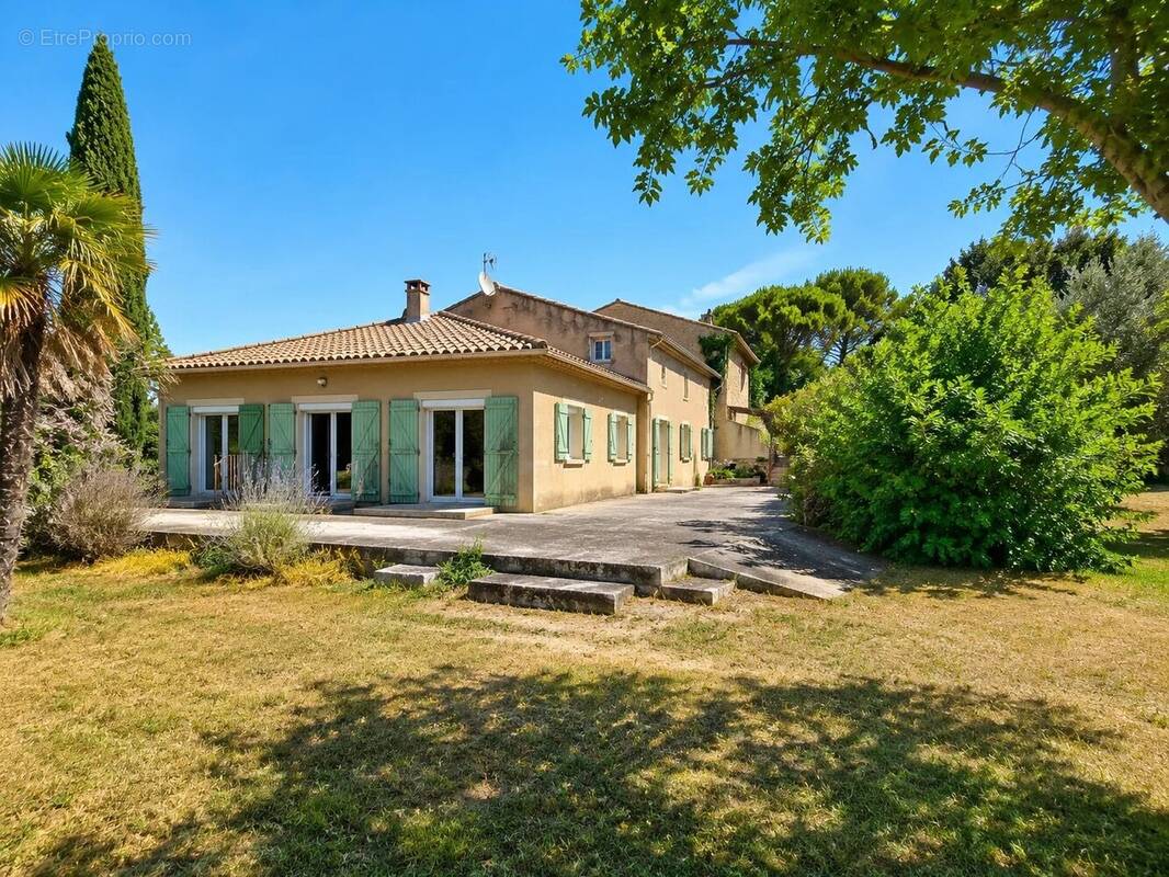 Maison à PERNES-LES-FONTAINES