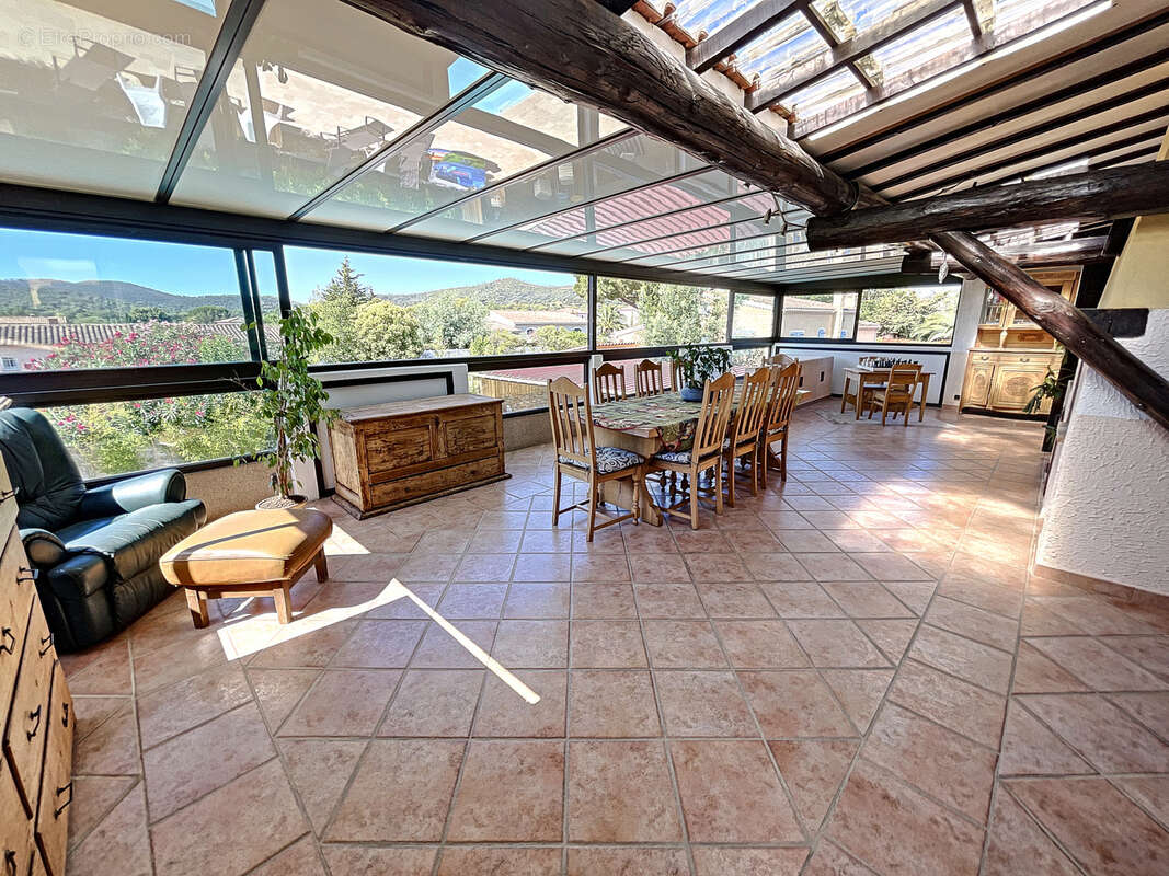 Appartement à BORMES-LES-MIMOSAS