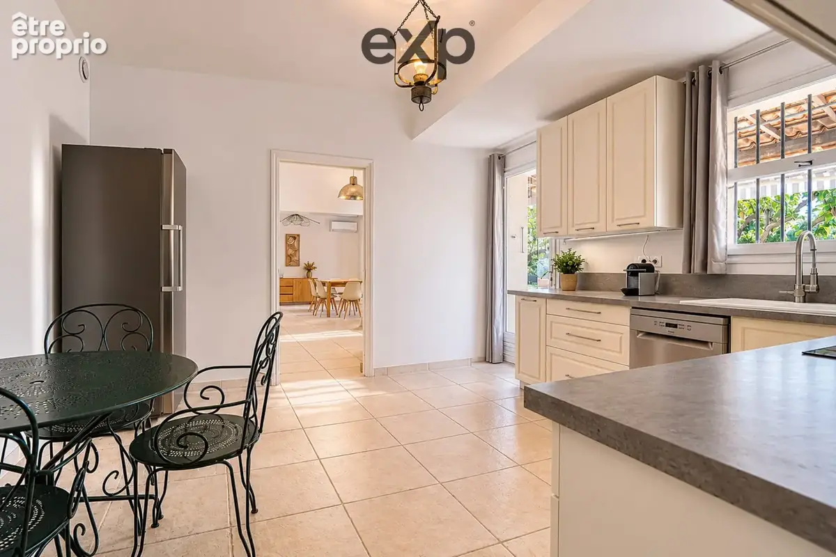 Maison 6 pièces 181 m² à vendre à Villelaure (84530) - photo 7