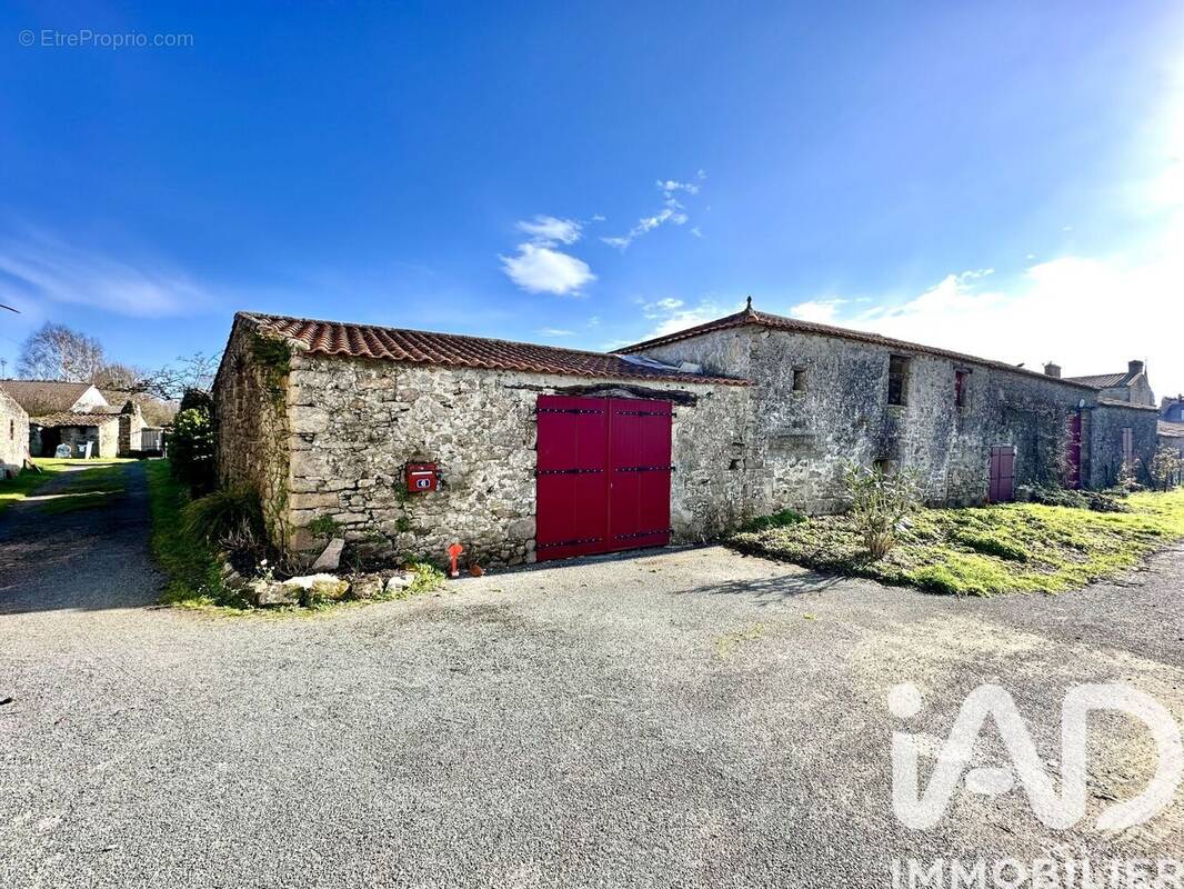 Photo 1 - Maison à BEAUFOU