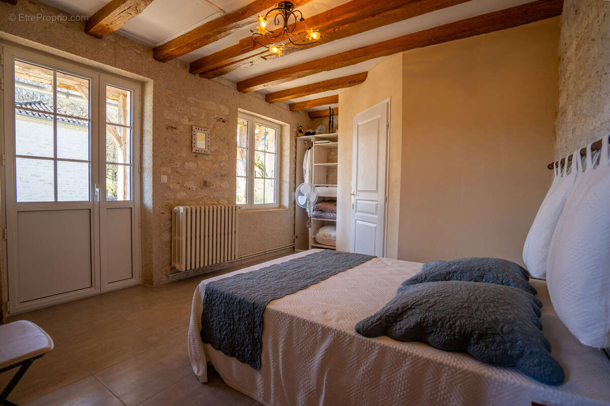 Maison à MONTCUQ