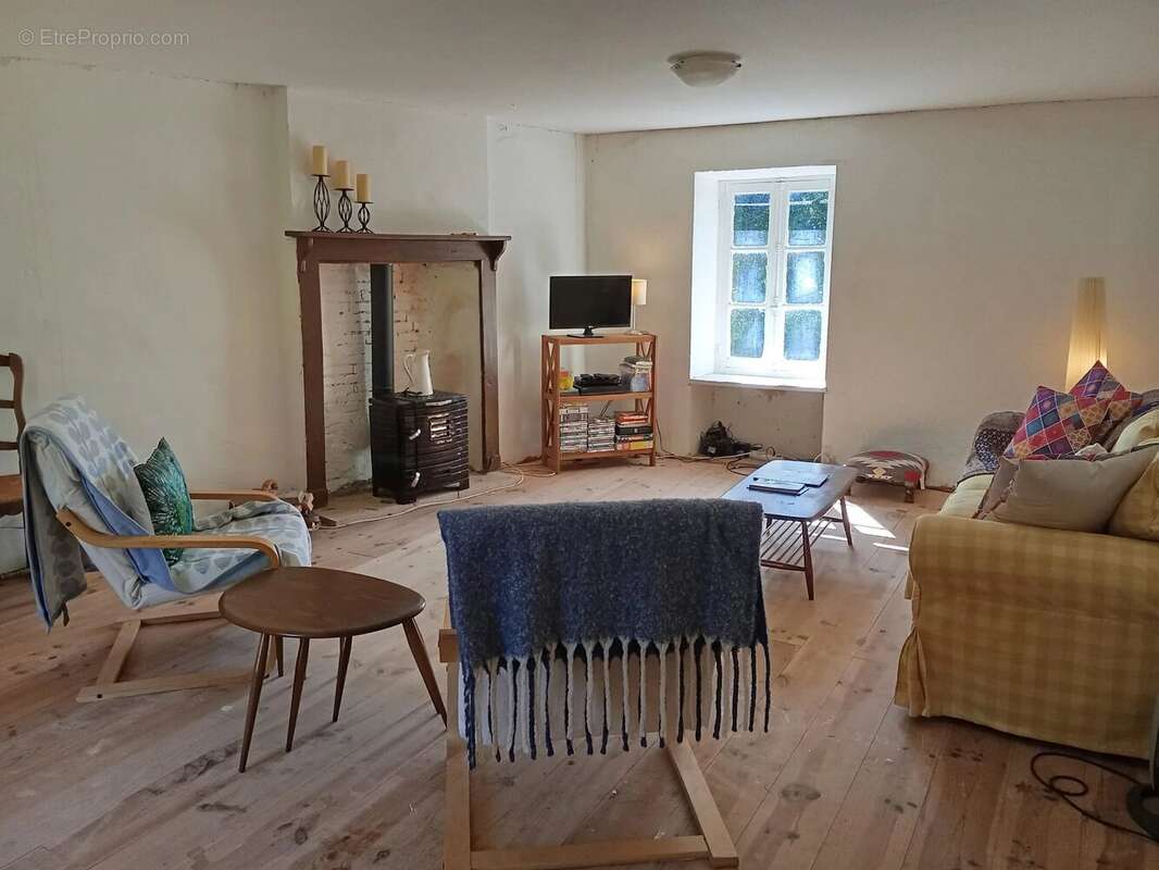 Une maison située dans un hameau, avec un grand jardin - photo 6