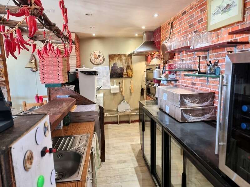 Commerce à SAINT-JUST-LUZAC