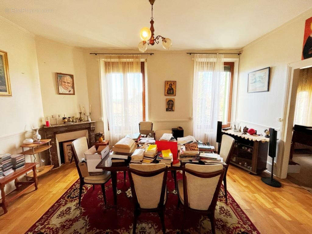 Maison à VILLENEUVE-LA-GUYARD