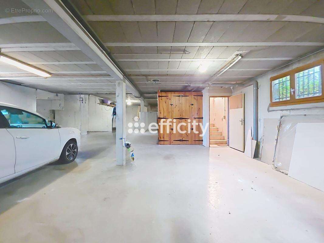 Maison à SAINT-ROMAIN-EN-JAREZ