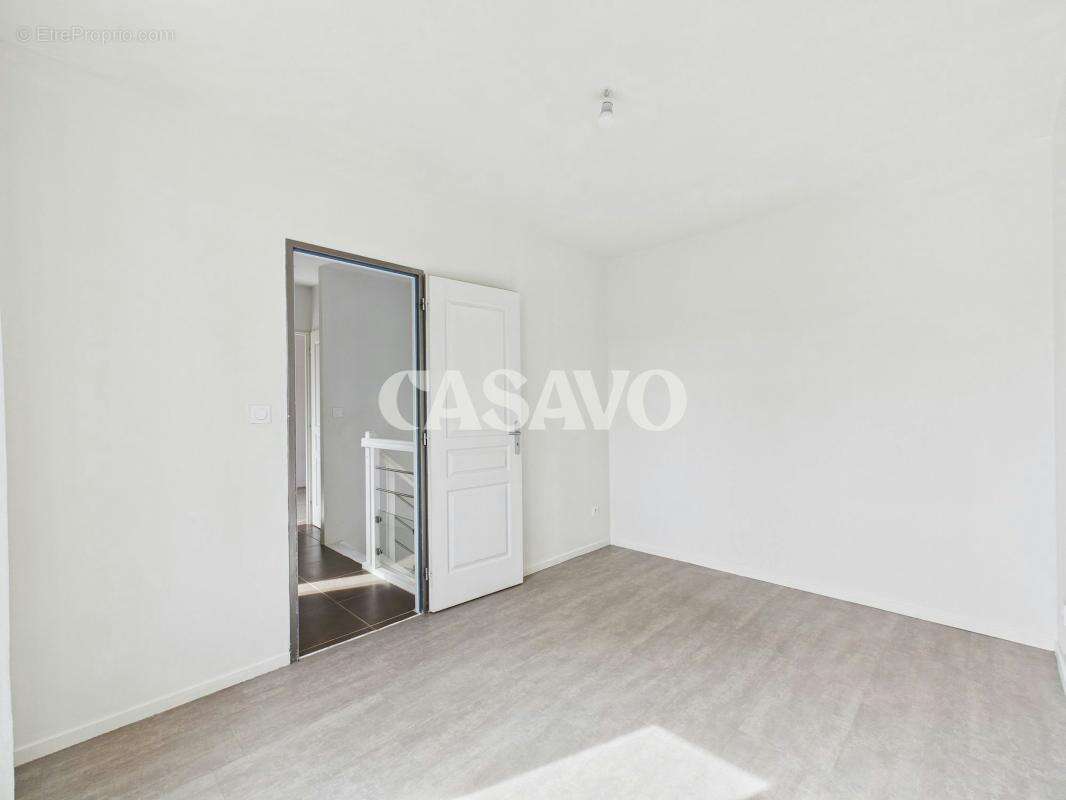 Vente Maison 6 pièces de 115m² - 95120 Ermont - photo 8