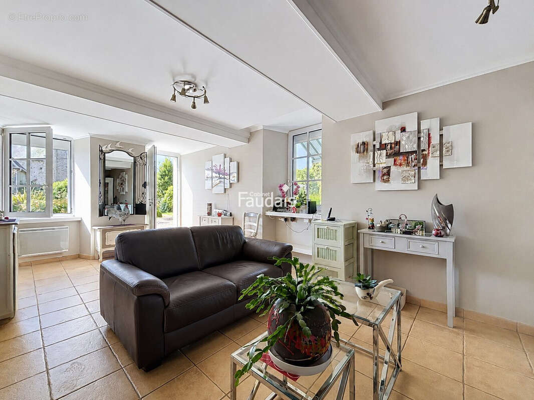Maison 158 m² à Saint-Jean-De-Daye  - photo 5