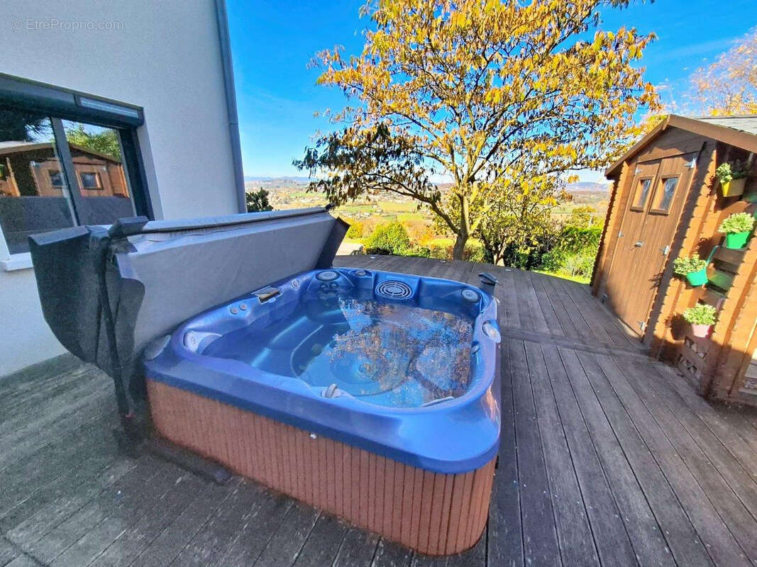 Maison à FLEURIEUX-SUR-L&#039;ARBRESLE