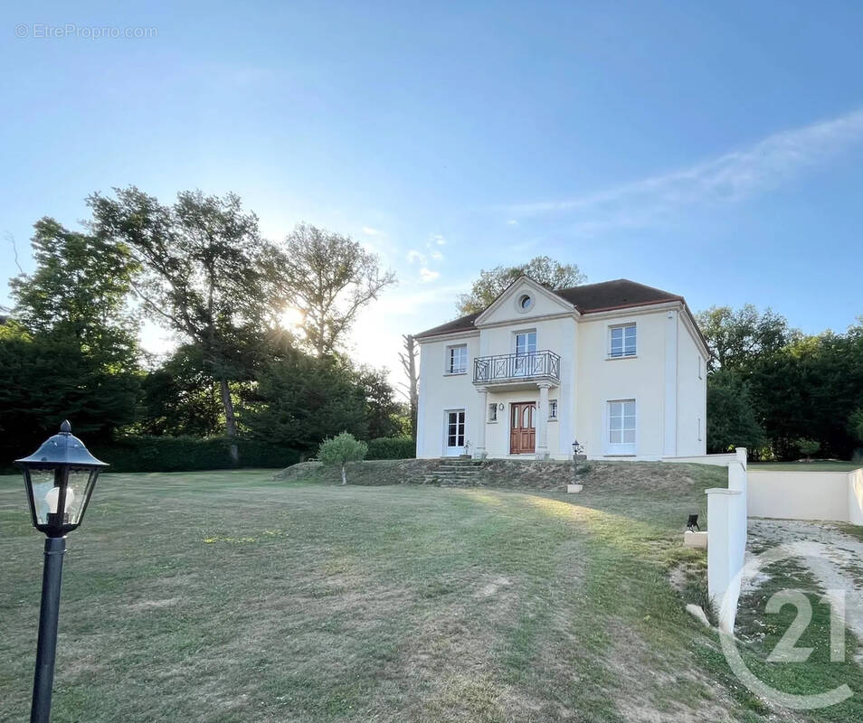 Maison à BEZU-SAINT-ELOI