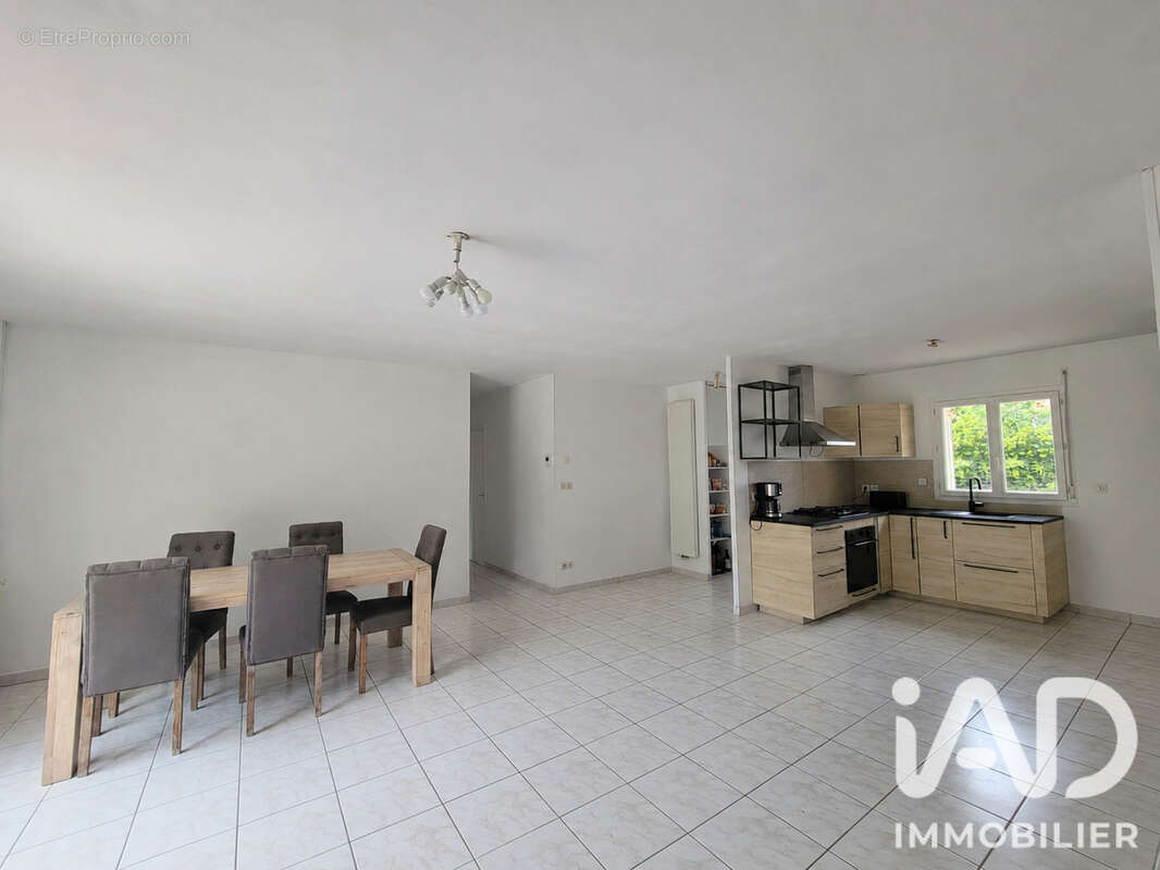Maison 164 m² à Plasnes  - photo 6