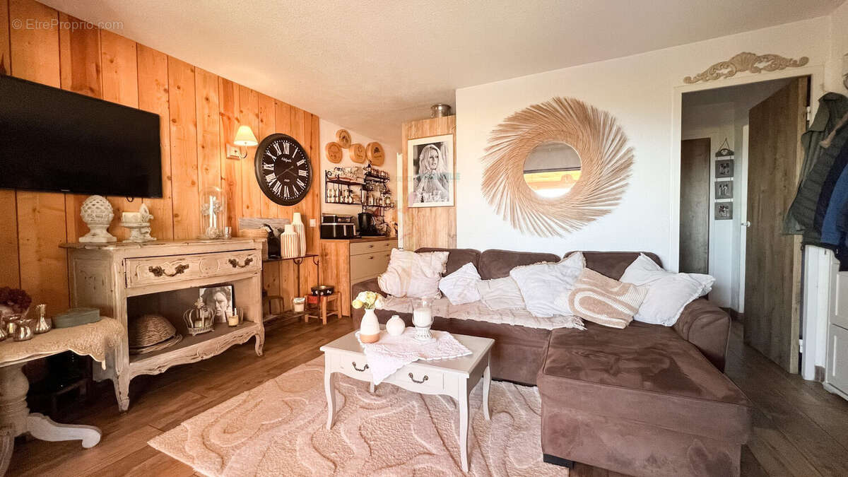 Appartement à LES ISSAMBRES