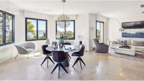 Maison à MANDELIEU-LA-NAPOULE