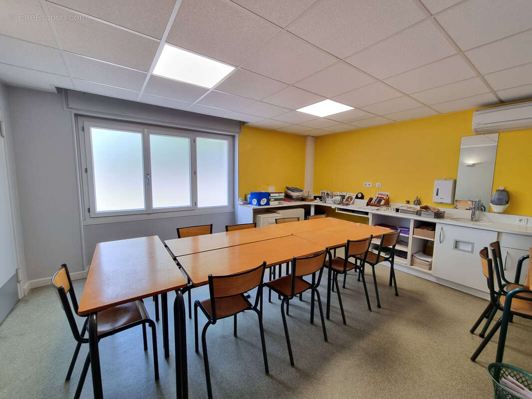 Commerce à LE PEAGE-DE-ROUSSILLON