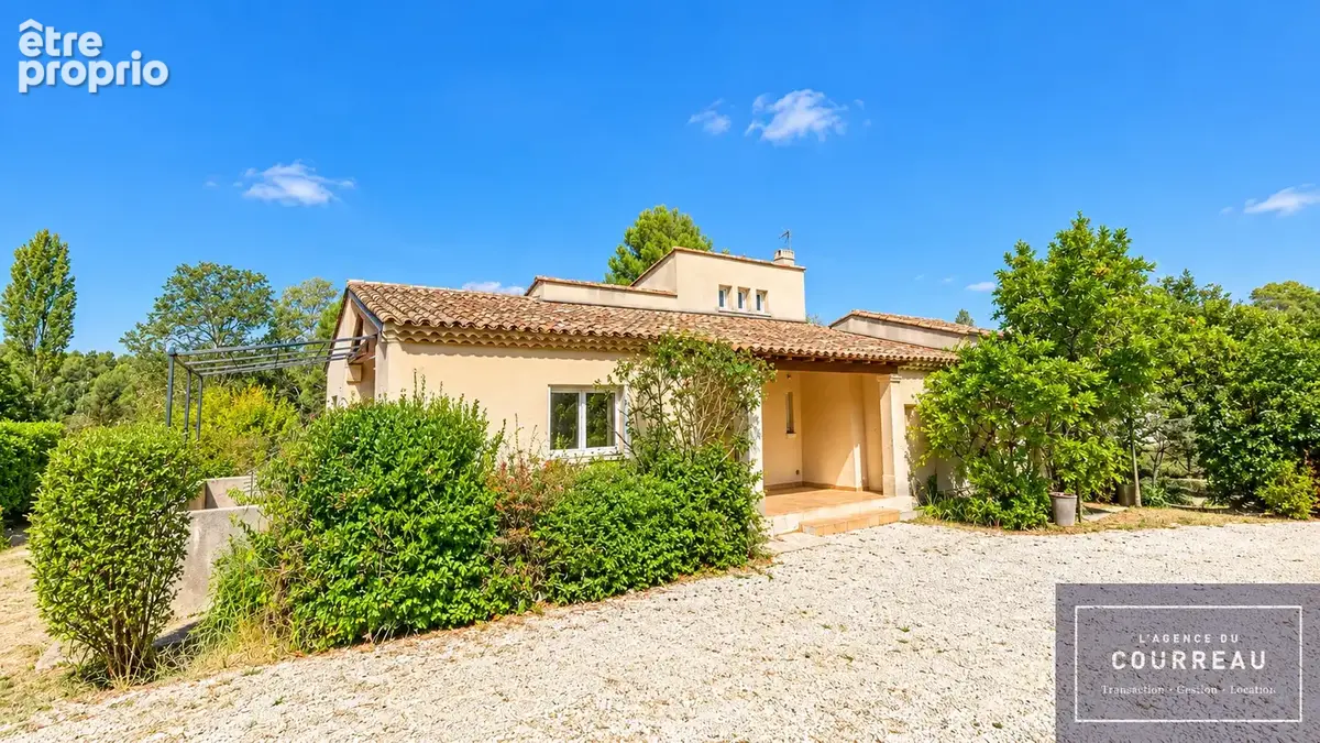Maison à SAINT-CLEMENT-DE-RIVIERE