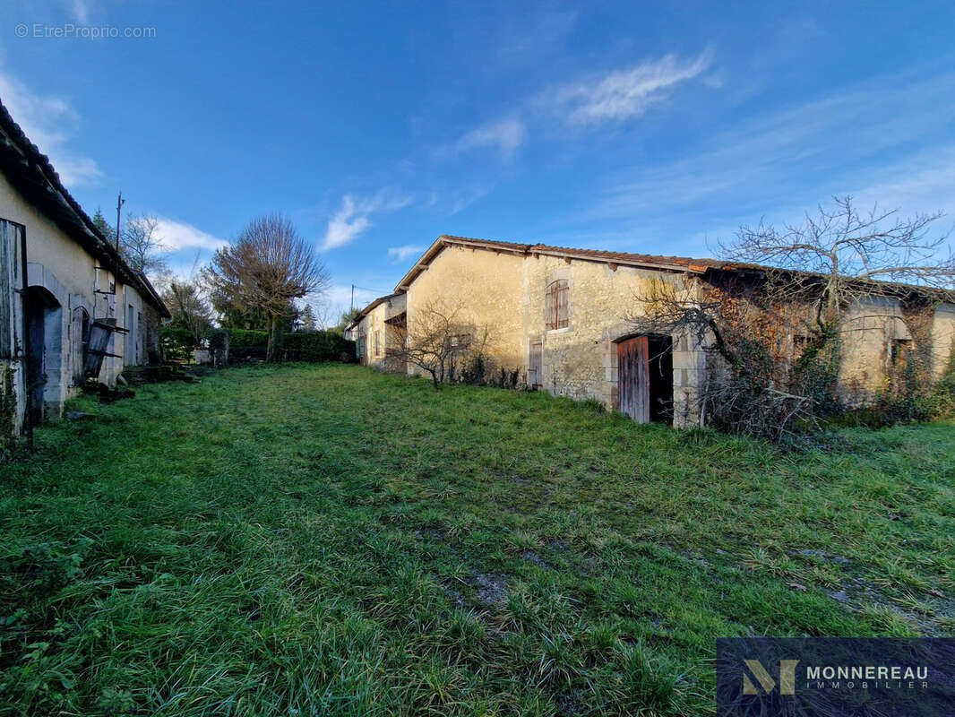 Maison à BROSSAC