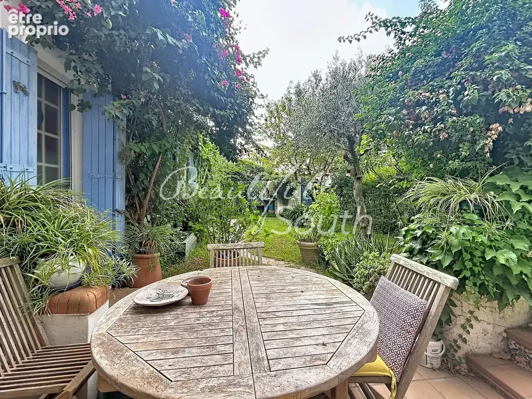 Élégance, volumes et jardin arboré au cœur de Perpignan - photo 3