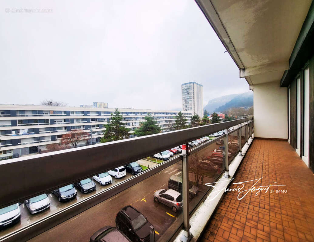 Appartement à SONNAZ