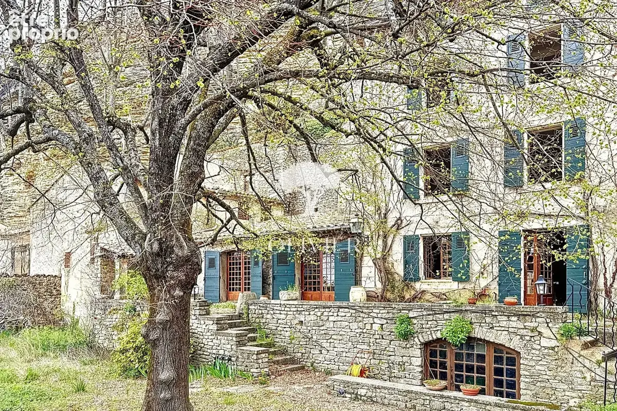 Appartement 6 pièces 194 m² à vendre à Saignon (84400) - photo 2